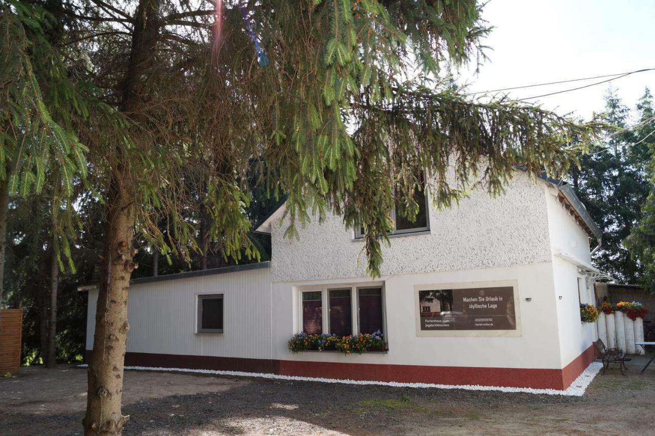 Ferienhaus Zum Jagdschlosschen Letschin Esterno foto