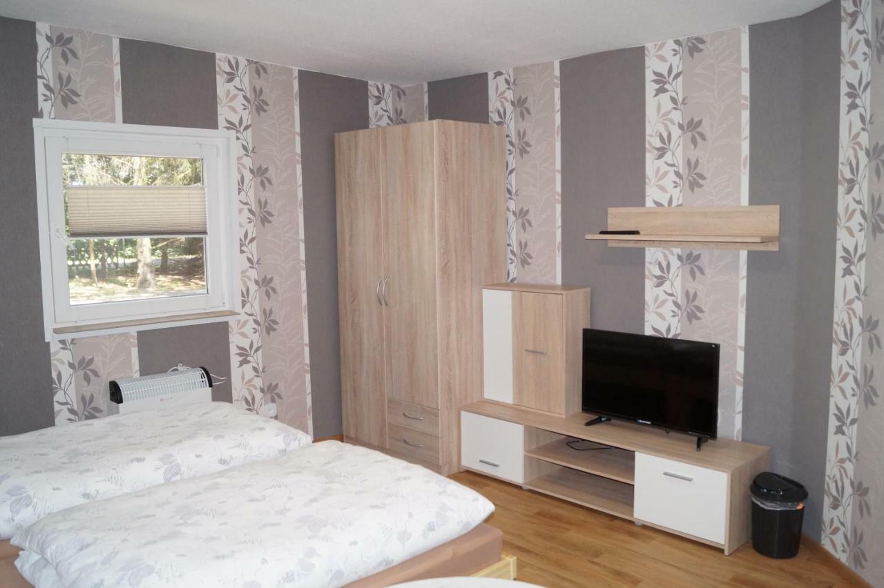 Ferienhaus Zum Jagdschlosschen Letschin Esterno foto