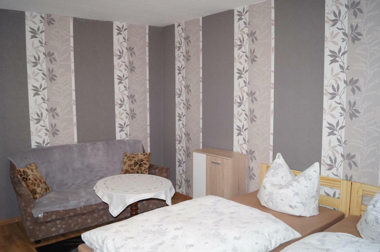 Ferienhaus Zum Jagdschlosschen Letschin Esterno foto